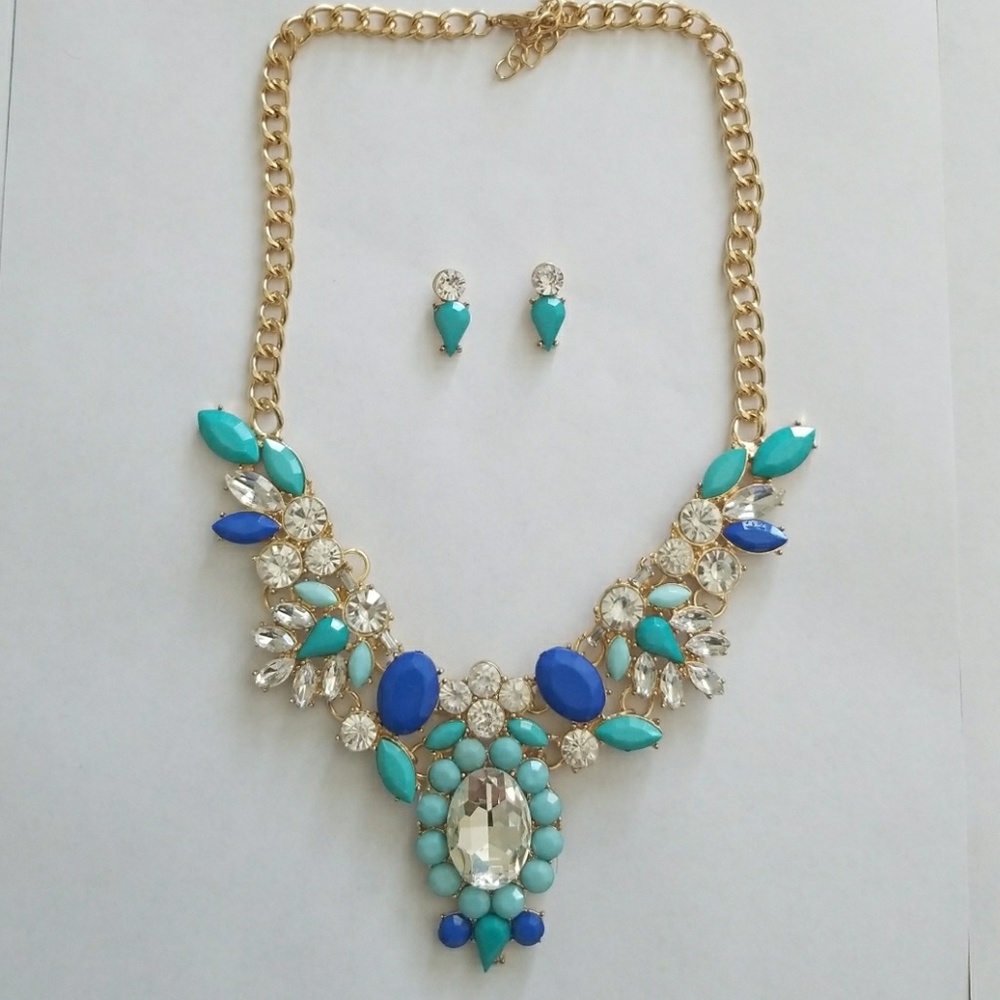NEW Chunky Rhinestone Statement Necklace Set